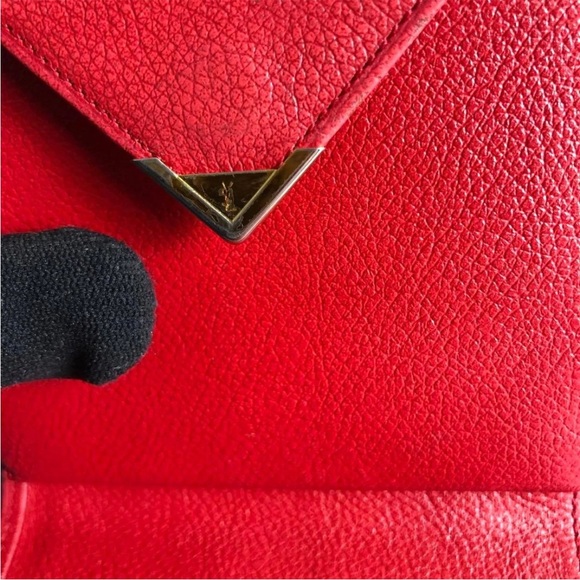Yves Saint Laurent Vibrant Red Leather Accessory - Picture 12 of 13